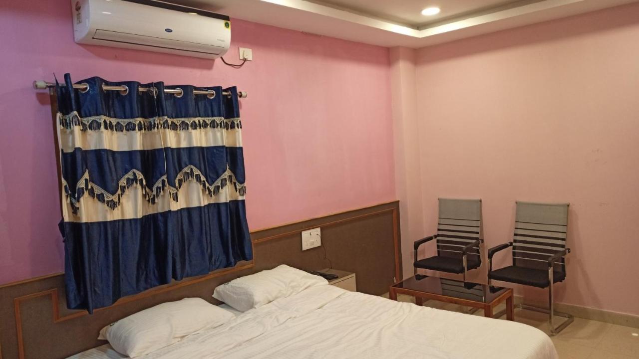 Aarthi Residency Hotell Kāraikkudi Eksteriør bilde