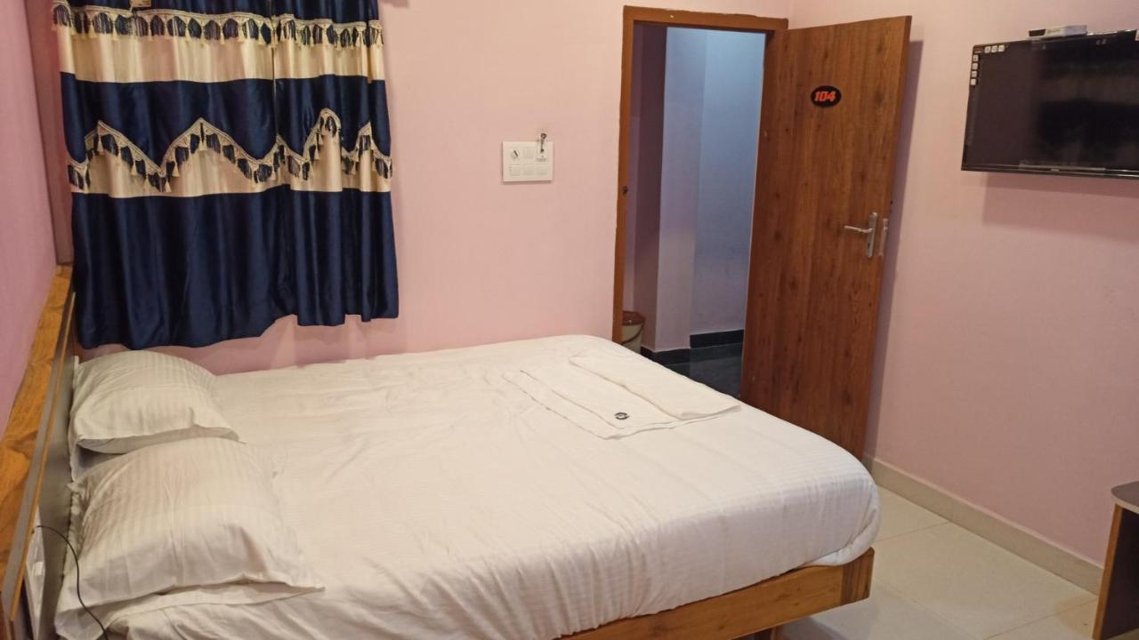 Aarthi Residency Hotell Kāraikkudi Eksteriør bilde