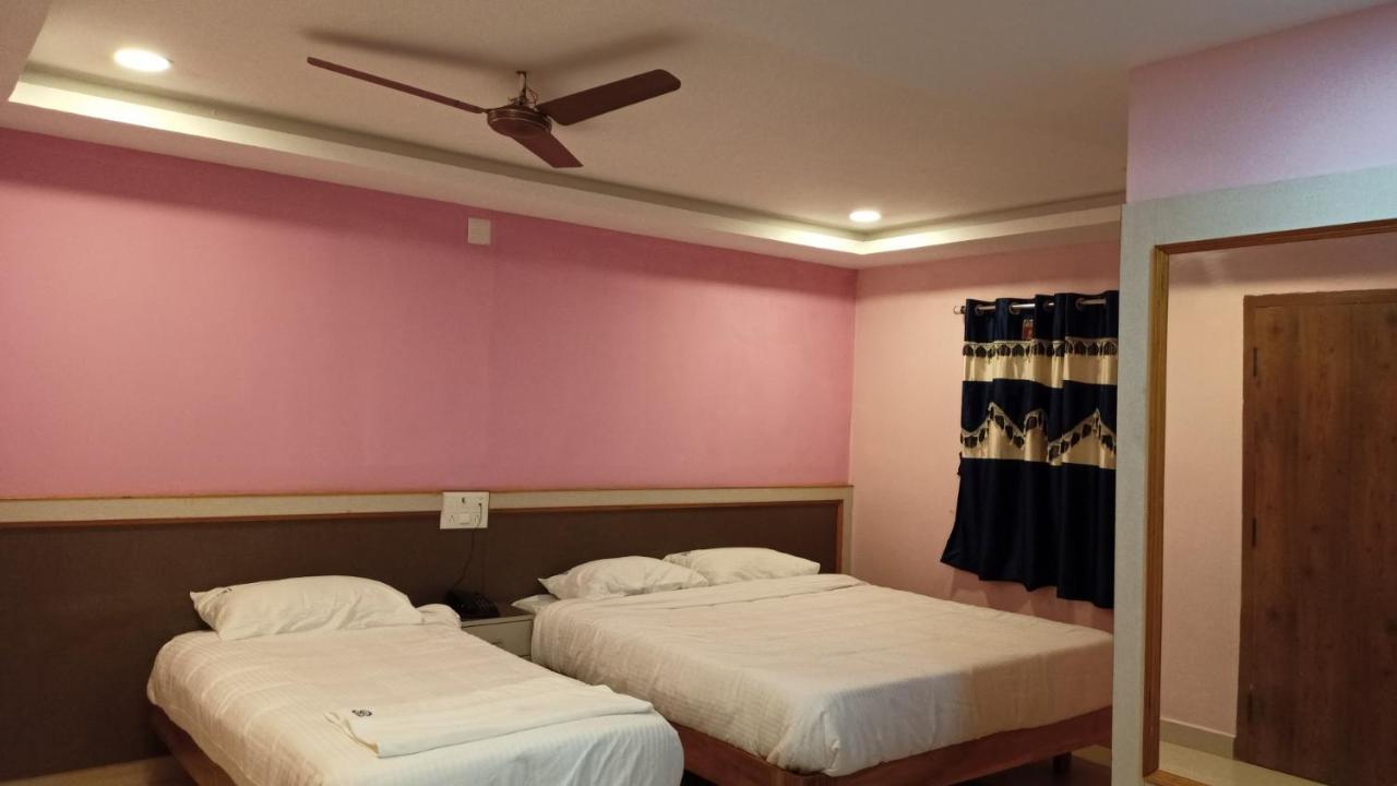 Aarthi Residency Hotell Kāraikkudi Eksteriør bilde